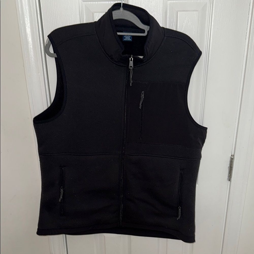 Black Sleeveless Zip-Up Vest